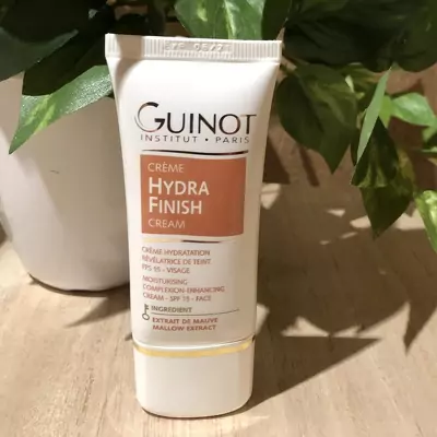 Увлажняющий тонирующий крем GUINOT CREME HYDRA FINISH SPF15