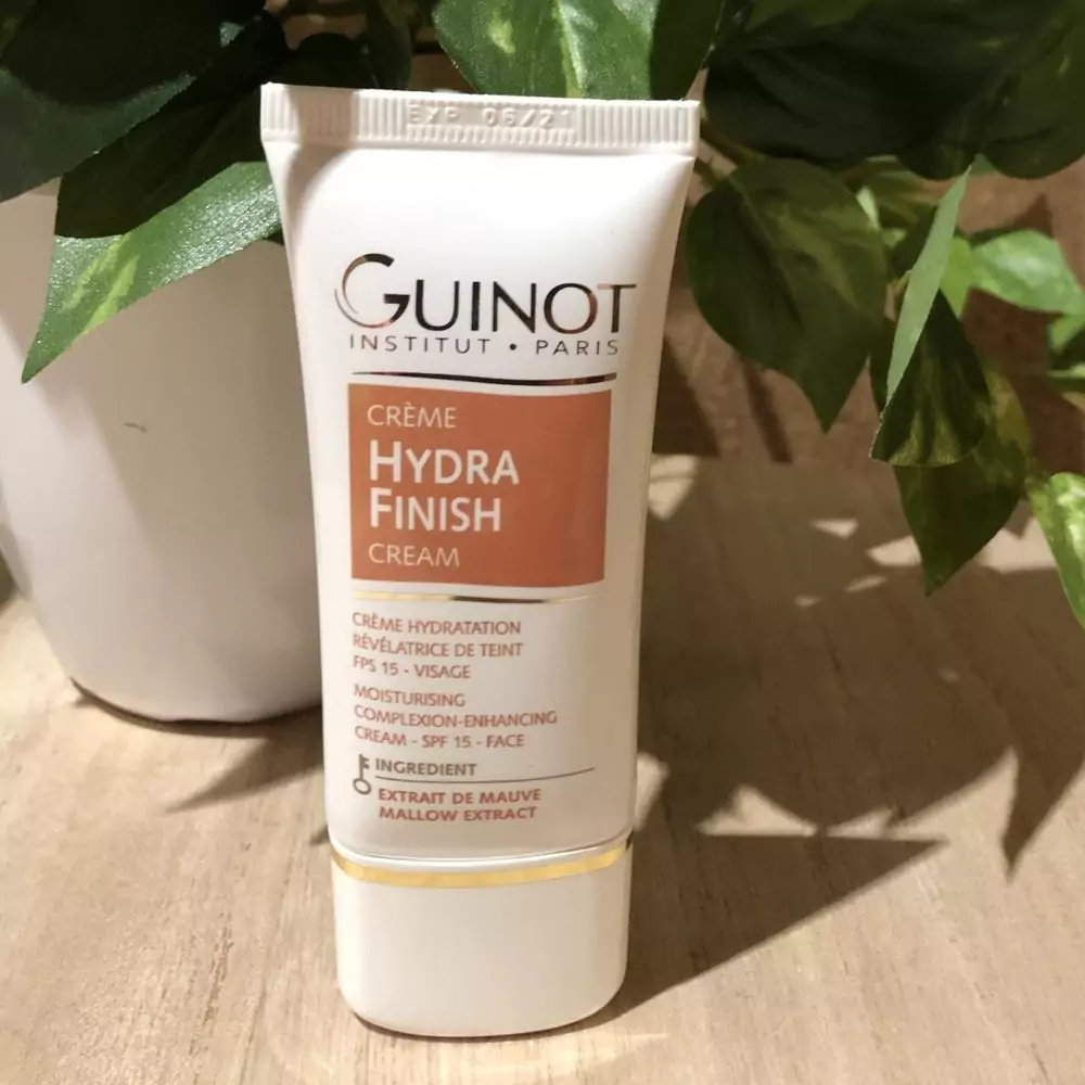 Зволожуючий тонуючий крем GUINOT CREME HYDRA FINISH SPF15