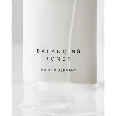 Освежающий балансирующий тоник для лица Dr. Barbara Sturm Balancing Toner