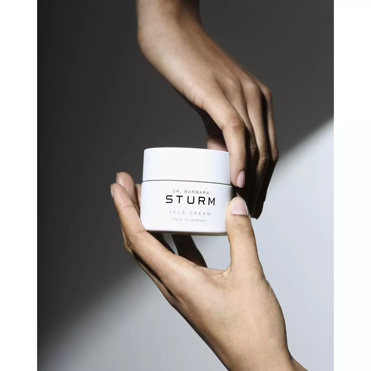 Увлажняющий разглаживающий крем для лица Dr. Barbara Sturm Face Cream