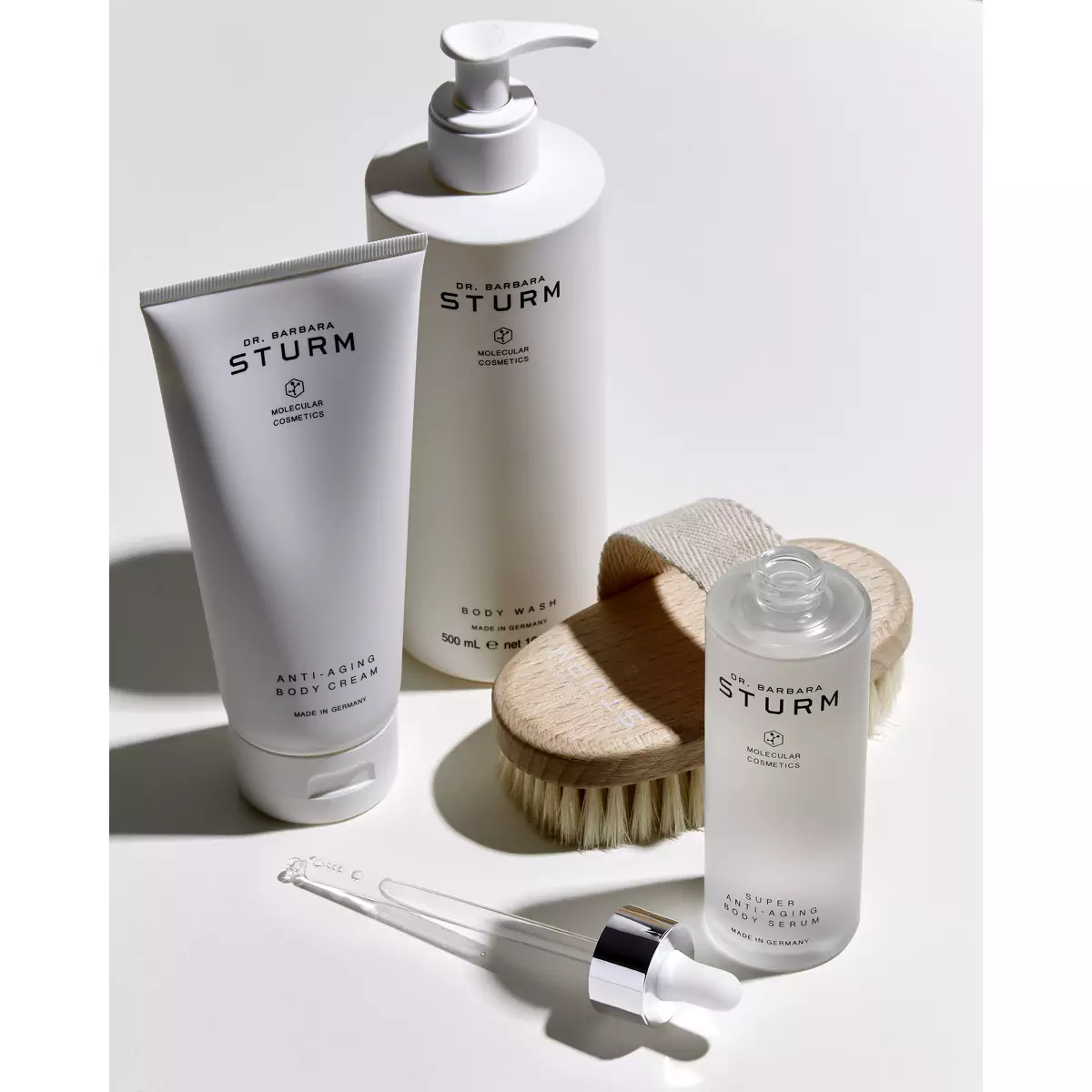 Антицеллюлитная щетка для тела Dr. Barbara Sturm Body Brush - Medium