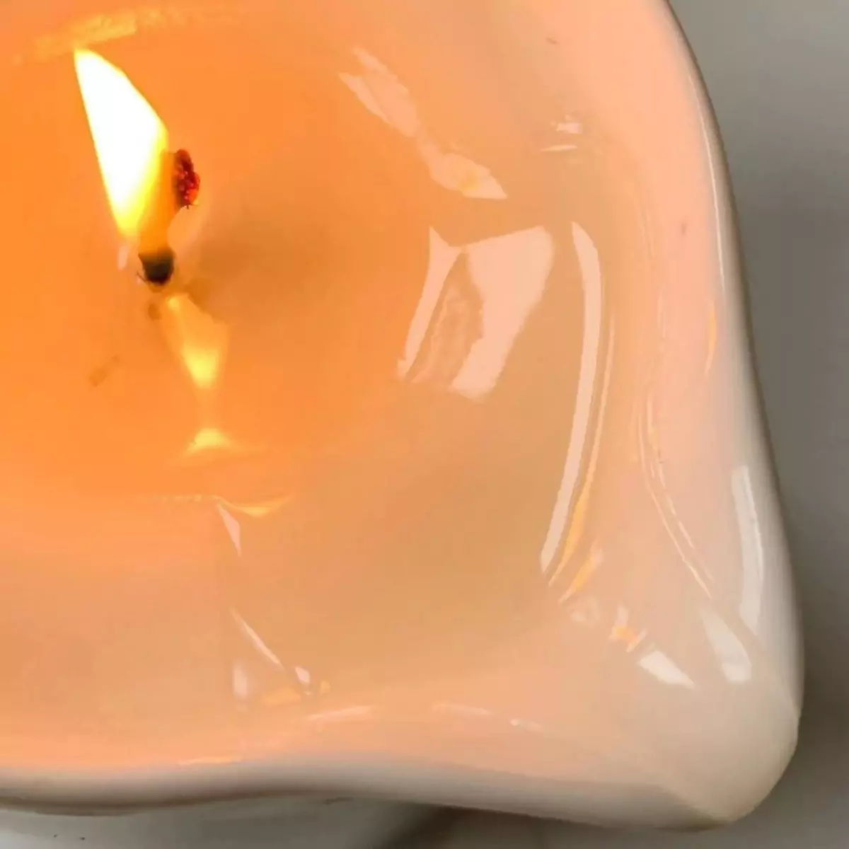 Масло-свеча для массажа Yon-Ka Massage Candle Oil Taiga
