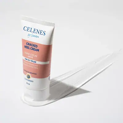 Заживляющий крем с морошкой для поврежденной кожи пяток Celenes Cloudberry Cracked Heel Cream [5160082]