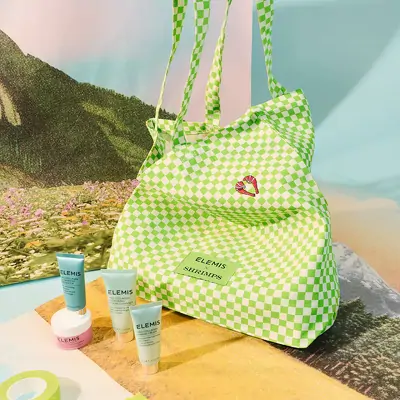 Стильный шопер Shrimps с 4-мя продуктами бестселлерами в тревел размере Elemis Shrimps Travel Bestsellers Collection