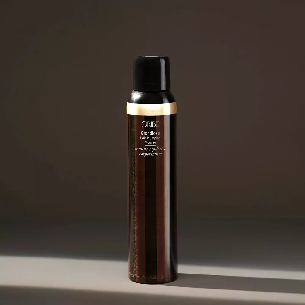 Піна, яка забезпечує гнучкий обєм і товщину волосся Oribe Grandiose Hair Plumping Mousse