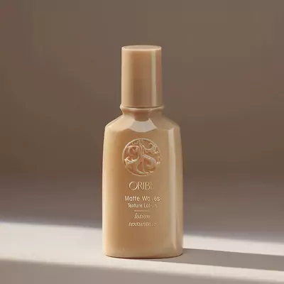 Текстурирующий бальзам для волос с волнистым эффектом Oribe Matte Waves Texture Lotion