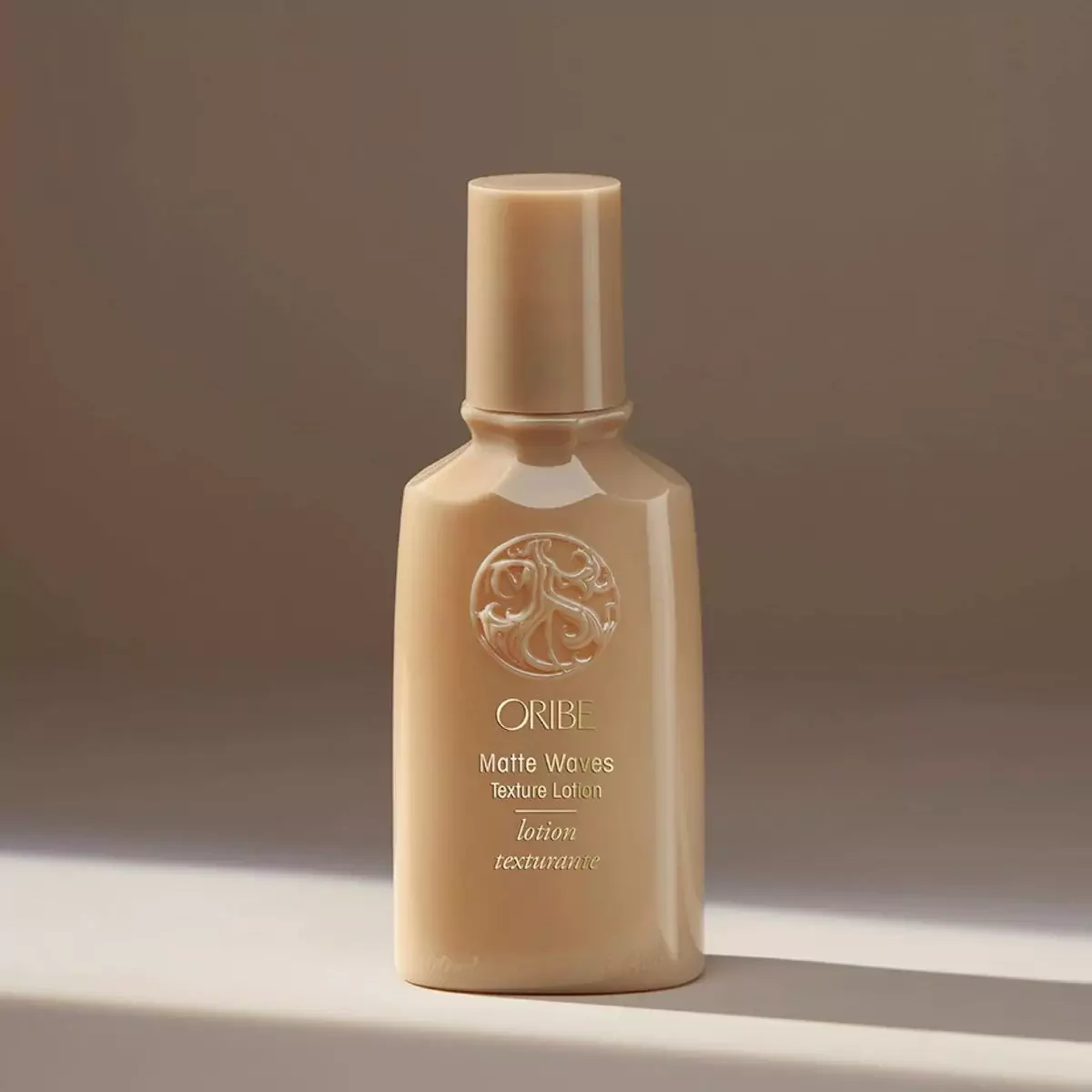 Текстурирующий бальзам для волос с волнистым эффектом Oribe Matte Waves Texture Lotion