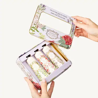 Подарочный набор по уходу за руками Эссеншелс Panier des Sens Essentials Tin Box 3 Hand Creams - ESS21009