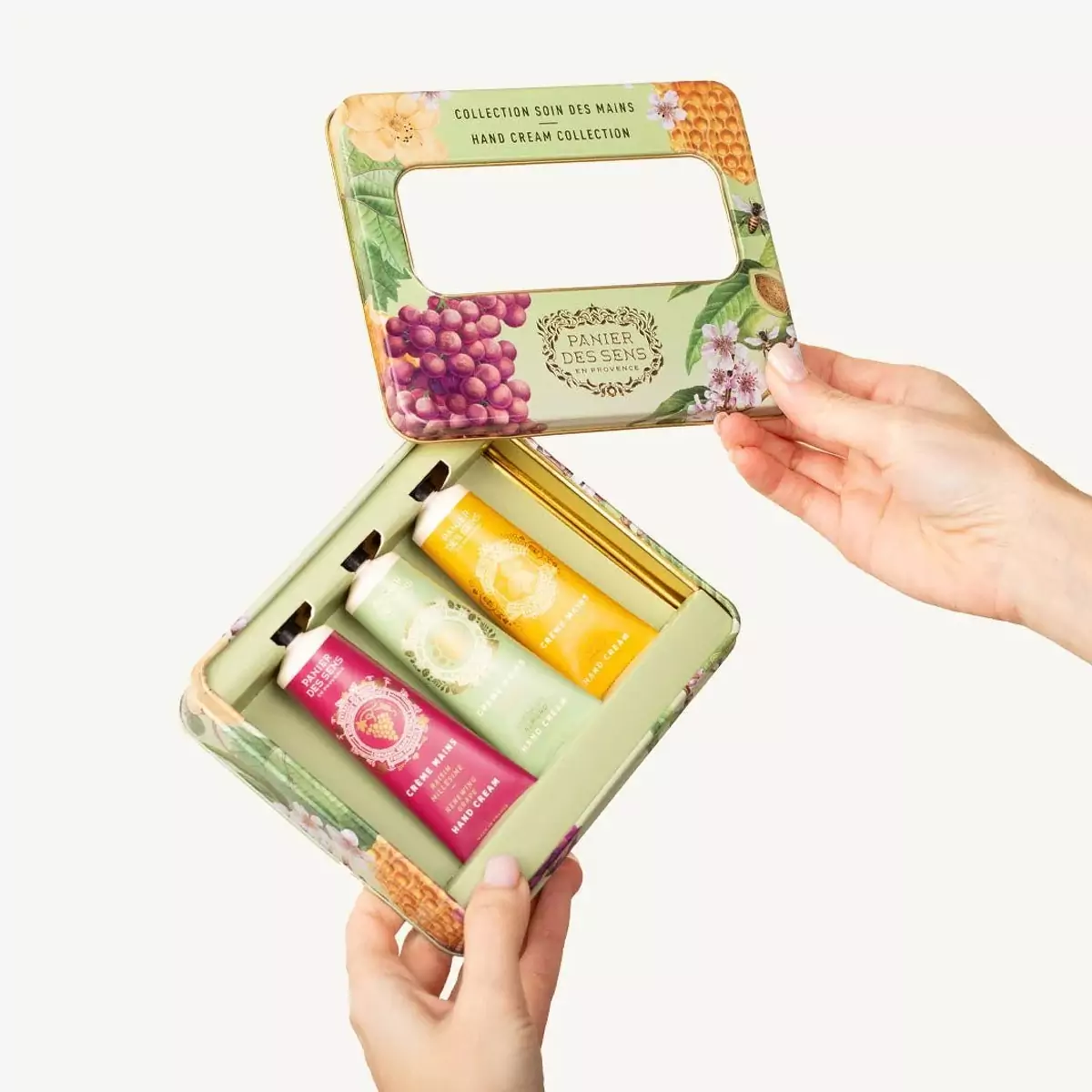 Подарочный набор по уходу за руками Таймлес Panier des Sens Intemporels Tin Box 3 Hand Creams - INT21002