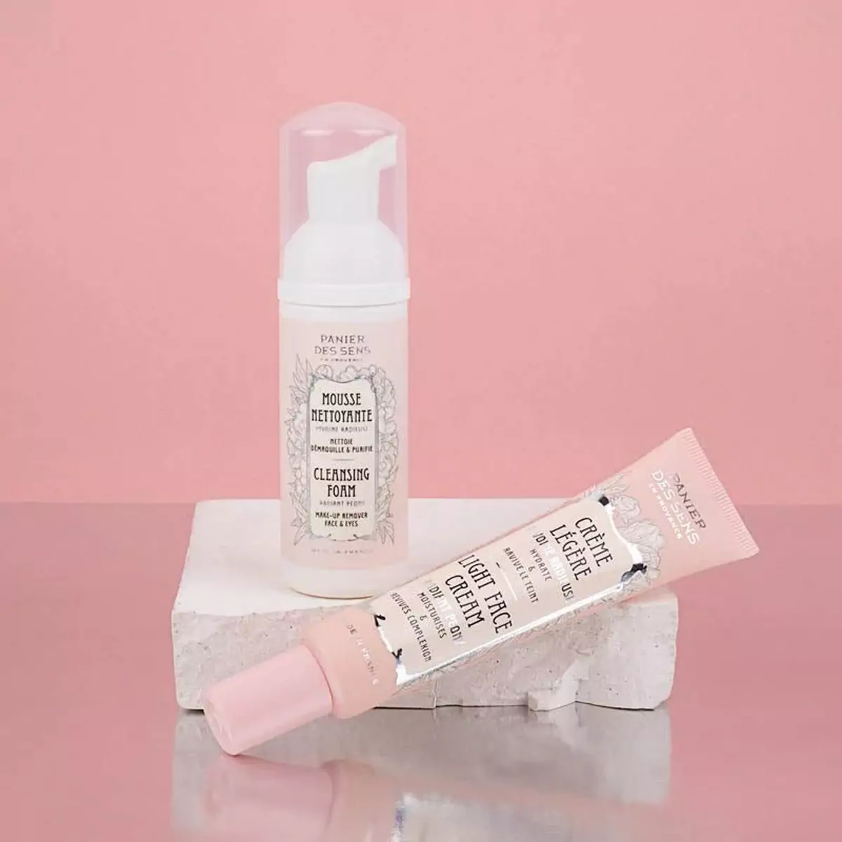 Пінка для очищення шкіри Півонія Panier des Sens Radiant Peony Cleansing Foam - PIV64110