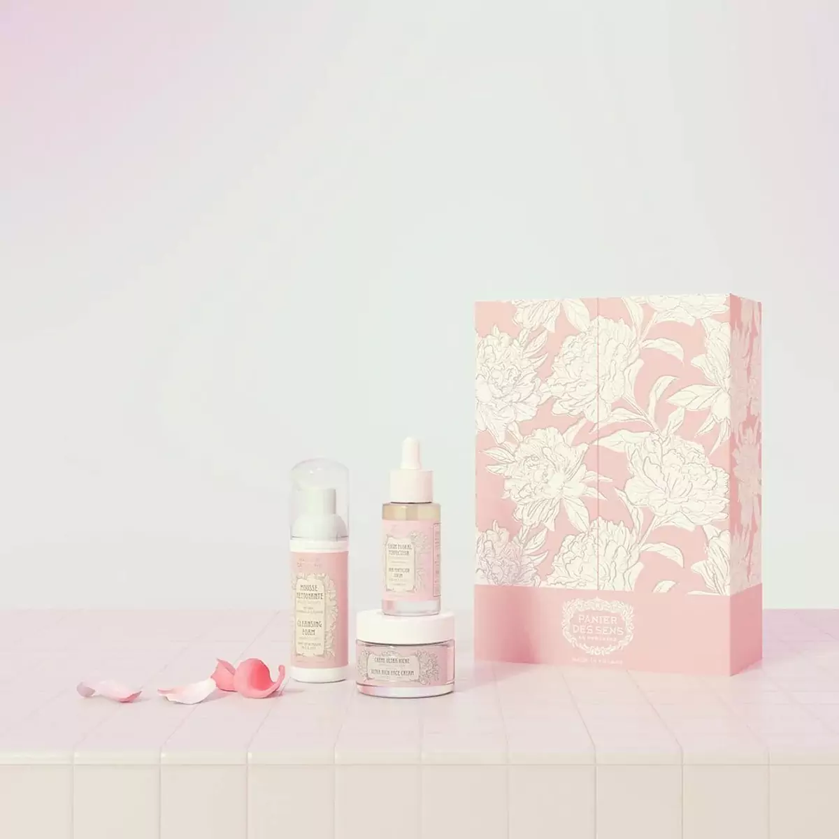 Набір для догляду за обличчям Півонія Panier des Sens Radiant Peony Gift Set - PIV22000