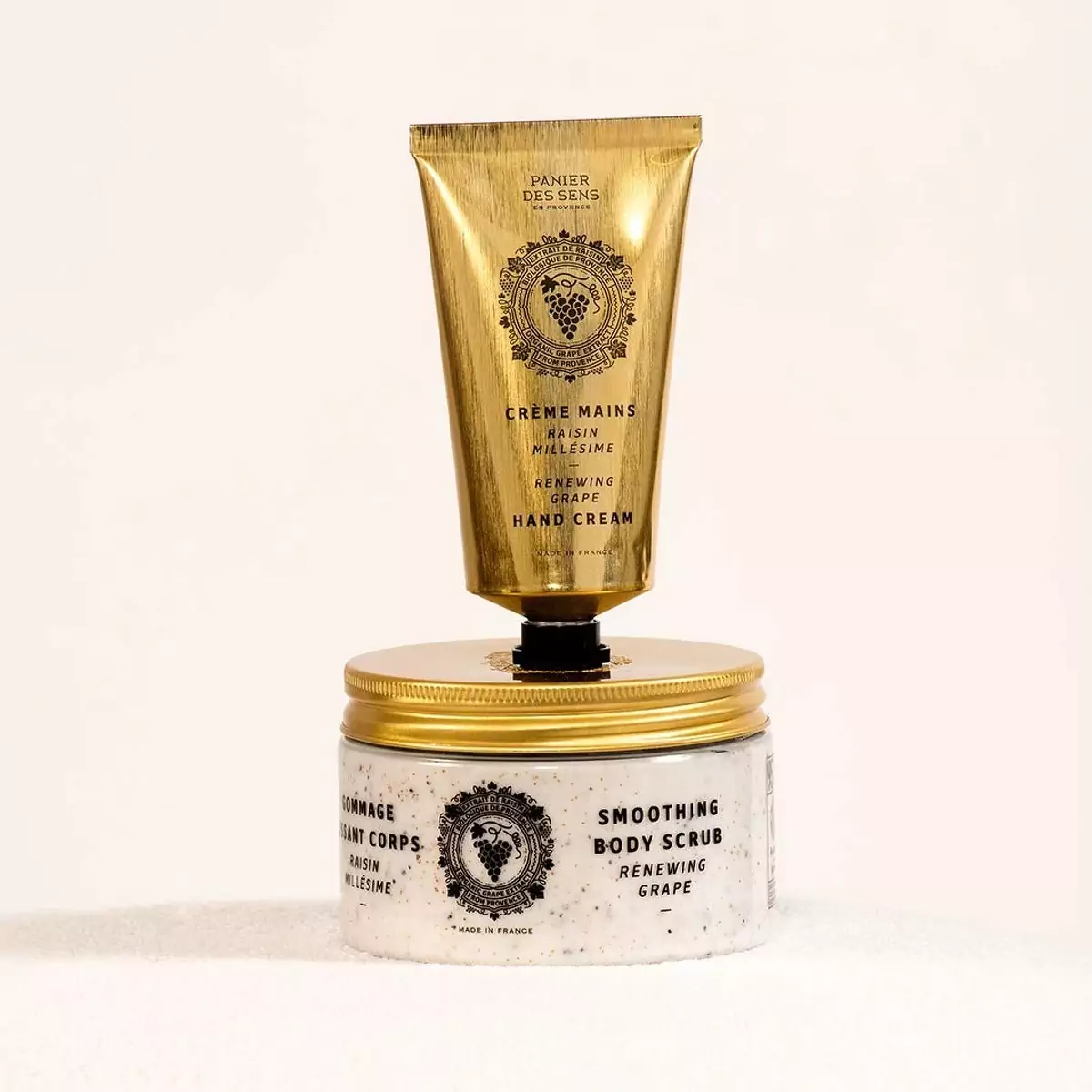 Скраб для тела Белый Виноград Panier des Sens Intemporels Smoothing Body Scrub Grape - INT20038