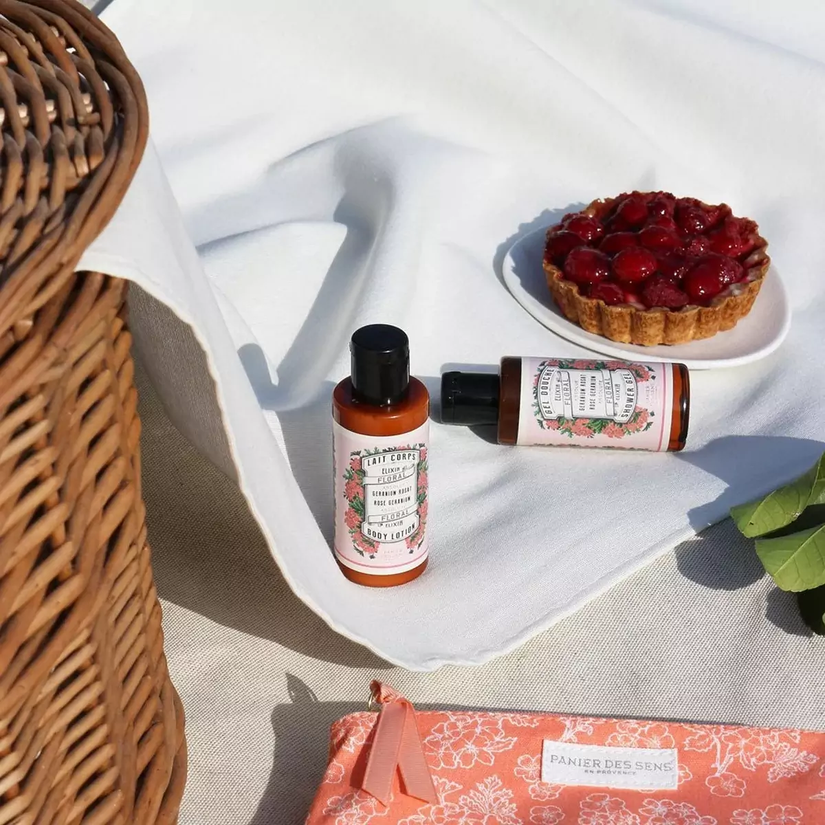 Набор для путешествий Розовая Герань Panier des Sens Absolutes Travel Set Rose Geranium - ABS20537