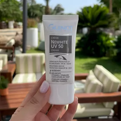Осветляющий тонирующий крем Guinot UV Shield SPF 50