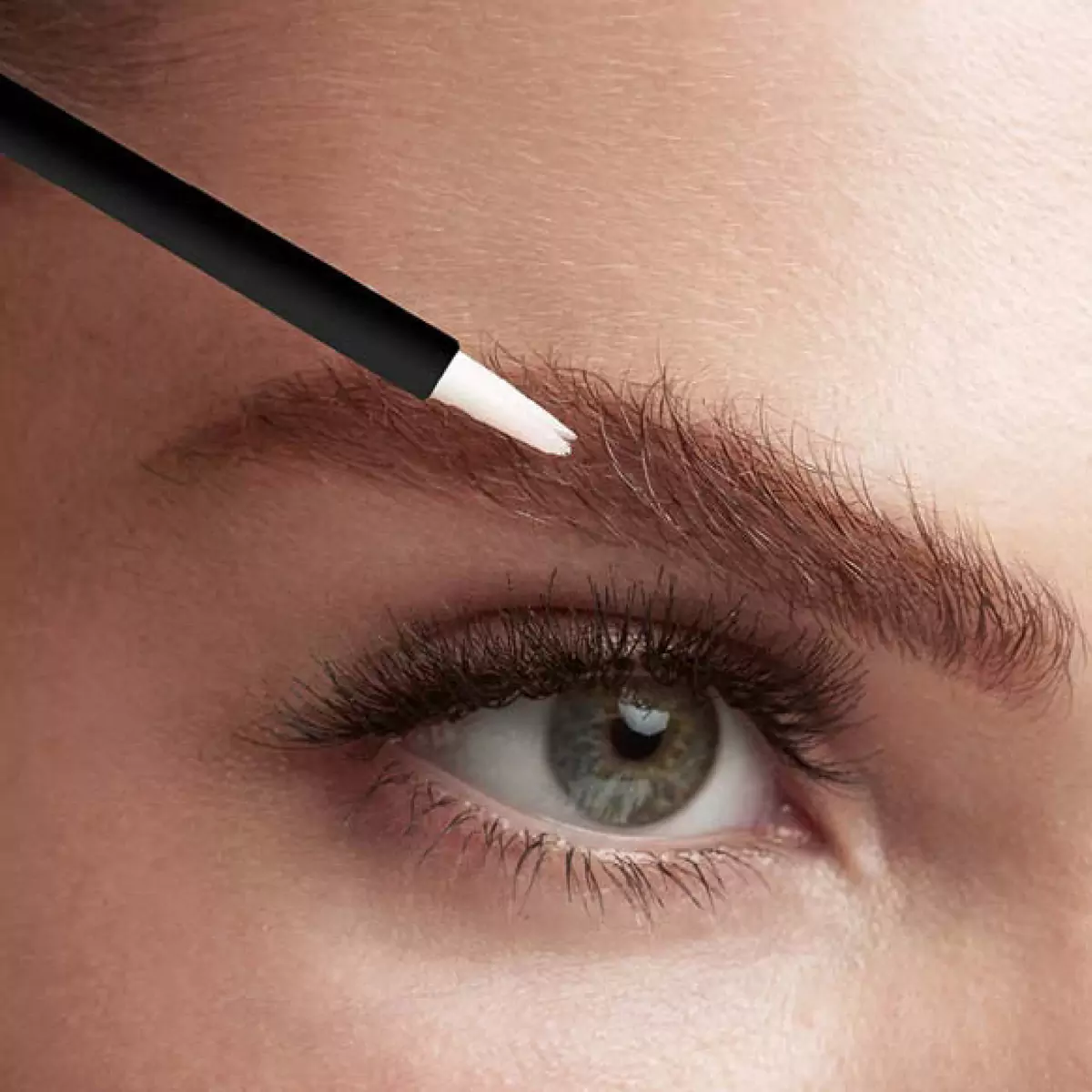 Сироватка-бустер 3 в 1 для росту брів +80% M2 BEAUTÉ Eyebrow Renewing Serum
