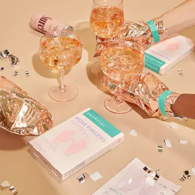 Освежающая маска для рук с экстрактом розы Patchology Serve Chilled Rose Fingers