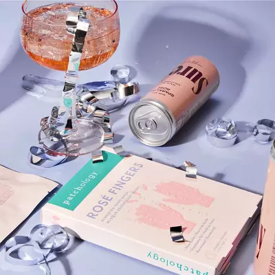 Освежающая маска для рук с экстрактом розы Patchology Serve Chilled Rose Fingers