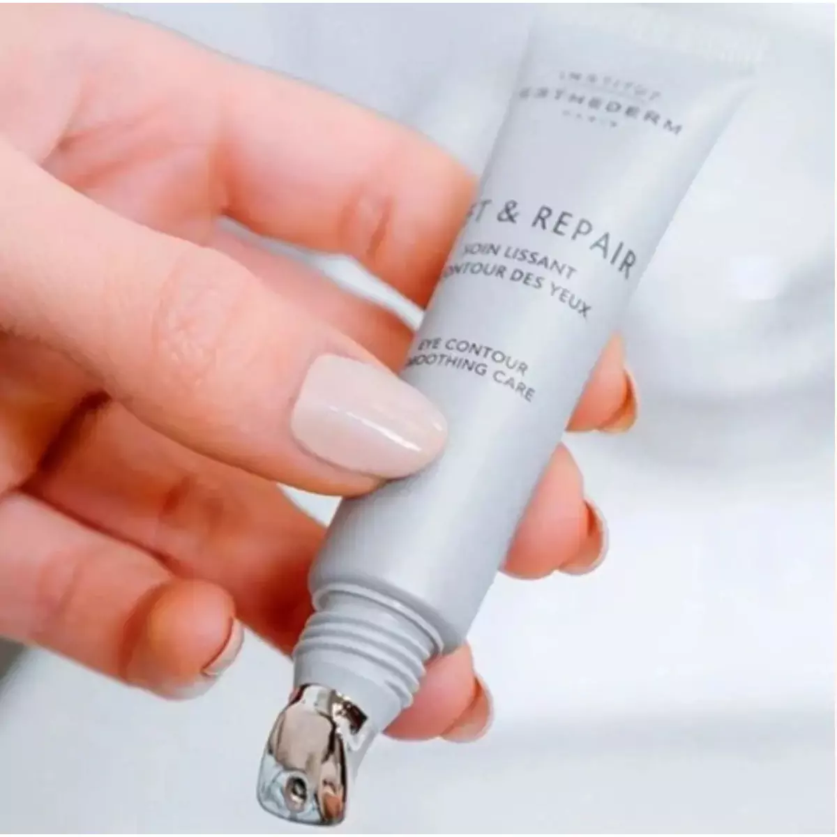 Разглаживающий уход вокруг глаз Institut Esthederm Lift And Repair Eye Contour Smoothing Cream