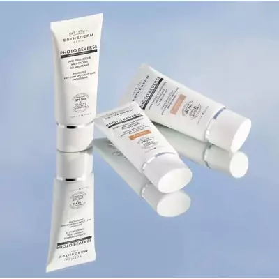 Крем при пігментації для обличчя Institut Esthederm Photoreverse Light Beige