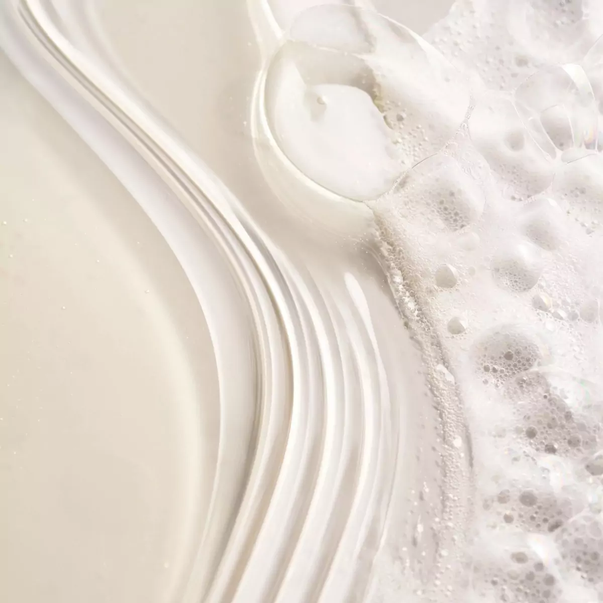 Шампунь для укрепления и утолщения волос против выпадения Oribe Serene Scalp Densifying Shampoo