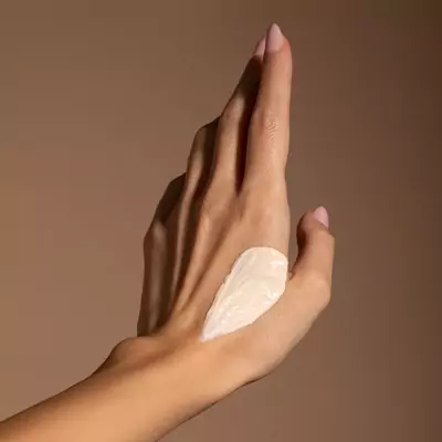 Дневной крем с защитой A.G.E. Stop Swiss Glow Protecting Sunscreen SPF50