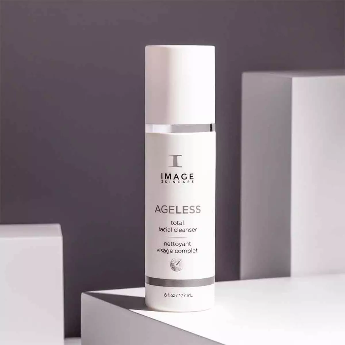 Очищаючий гель з АНА IMAGE Skincare AGELESS Total Facial Cleanser