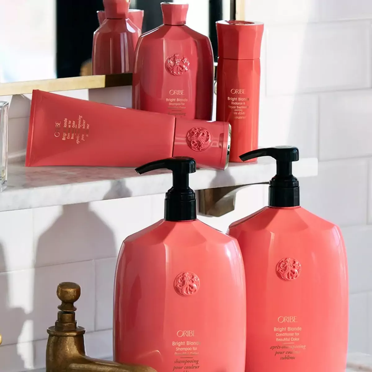 Шампунь по уходу за светлыми волосами ORIBE Bright Blonde Shampoo for Beautiful Color