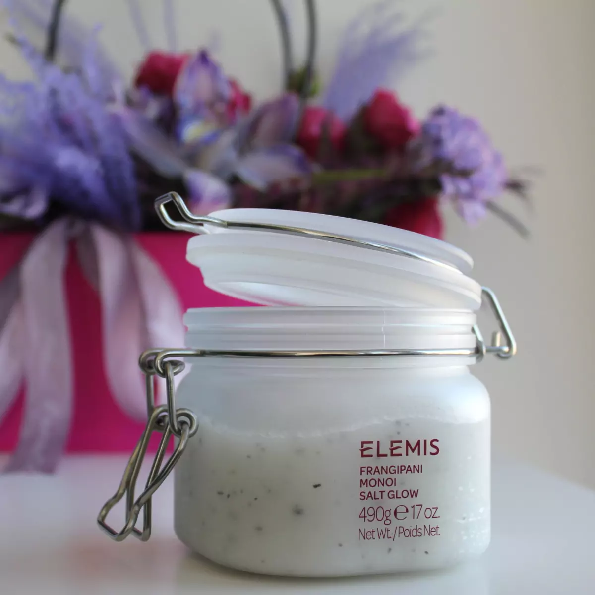 Солевой пилинг для тела Elemis Frangipani Monoi Salt Glow